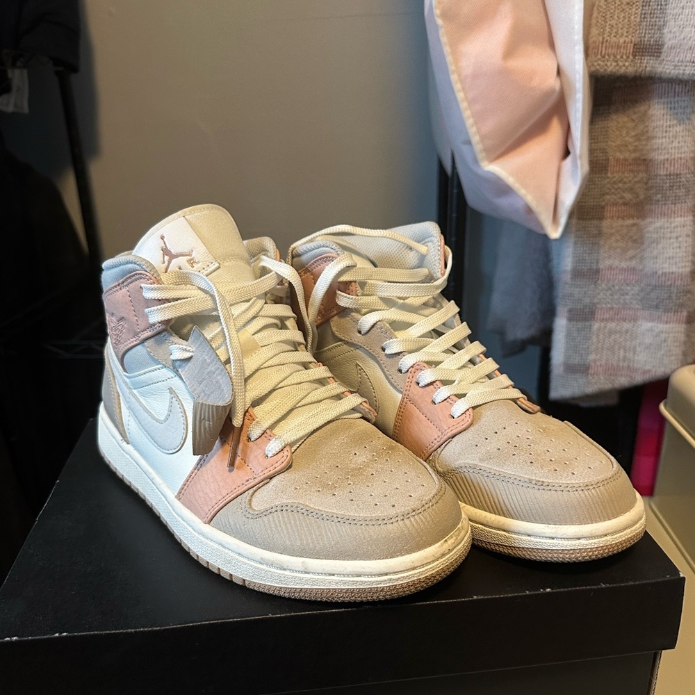 Air Jordan Mid Milan Women’s Sneaker!